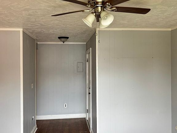 3rd image of 744 Canaan Road Road #23