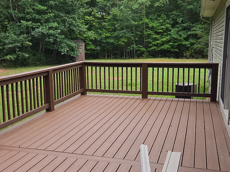 225 Holly Springs Dr — Photo 3
