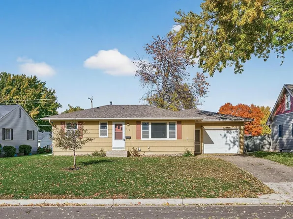 316 W 3rd St, Waconia, MN 55387