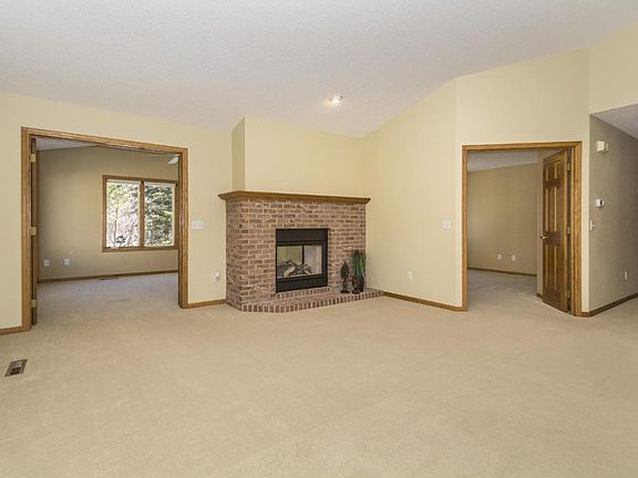3rd image of 4044 Alpine Ave