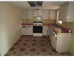 4th image of 6659 Blanton Ct