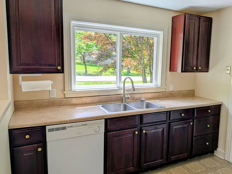 708 Mulberry Dr — Photo 6