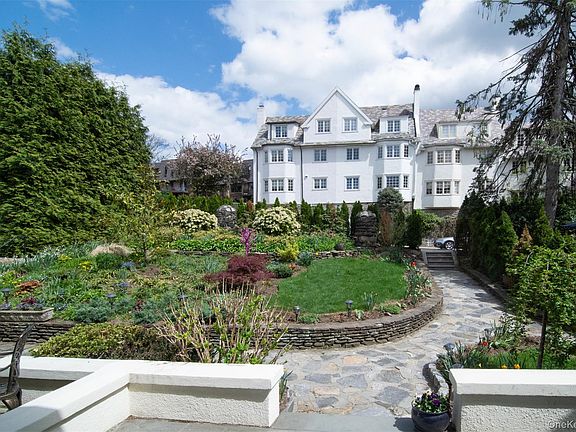 4th image of 41 Sagamore Road