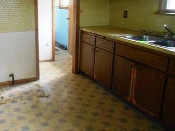 3rd image of 8987 Boxwood Cir