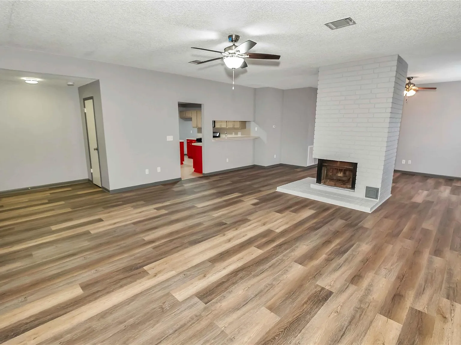 3 bed, 2.0 bath, 1788 sqft, $2,200 — Photo 3