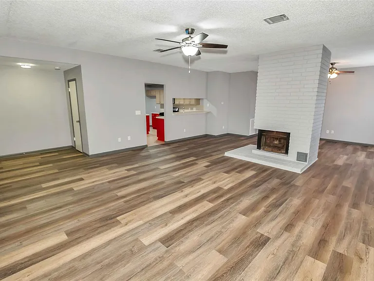 5216 Spring Branch Dr — Photo 3
