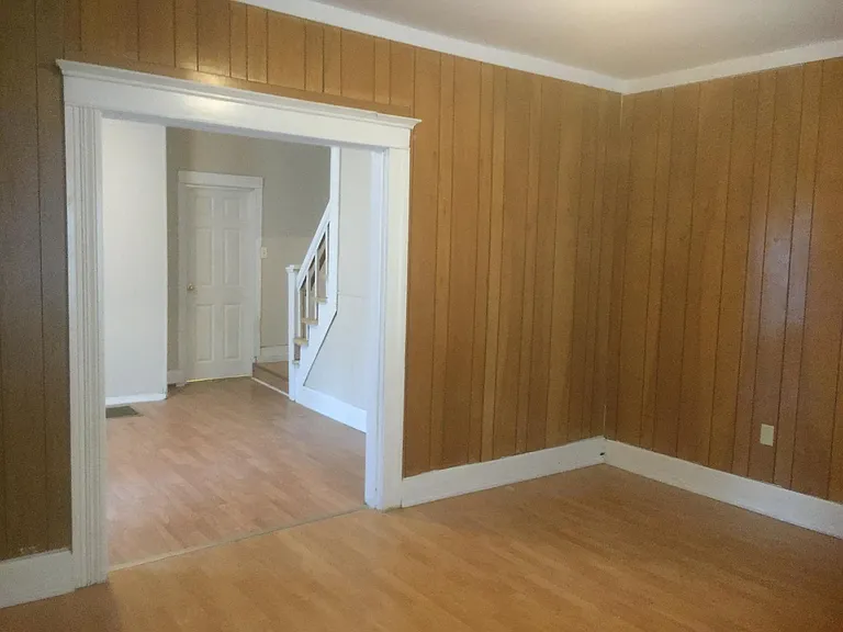 219 NW 5th St — Photo 3