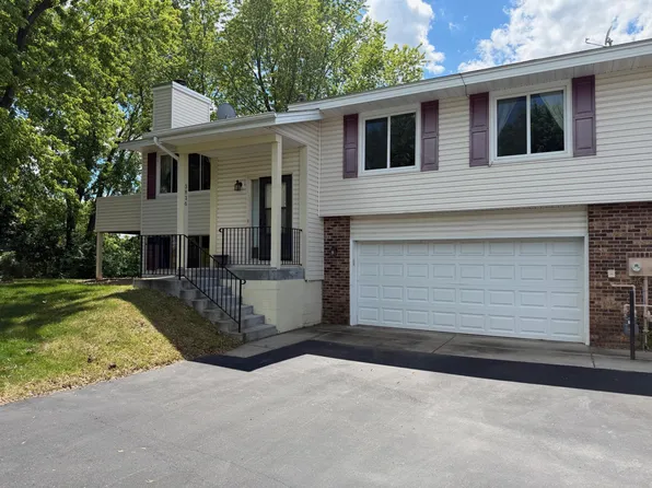 3836 Laurel Ct, Eagan, MN 55122