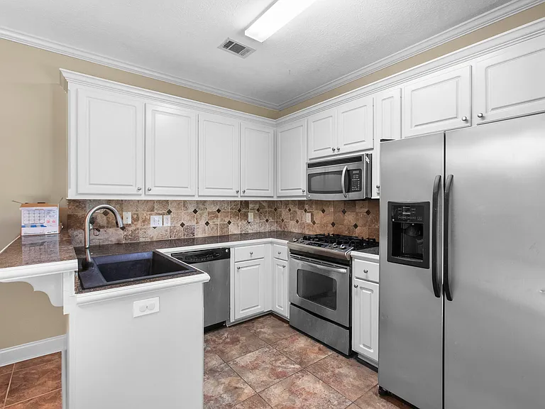113 Dundee Cv — Photo 11