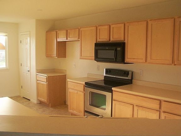 Open & bright kitchen