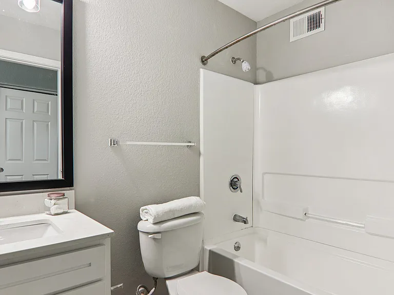 The Hub at Palmetto Pointe — Photo 9