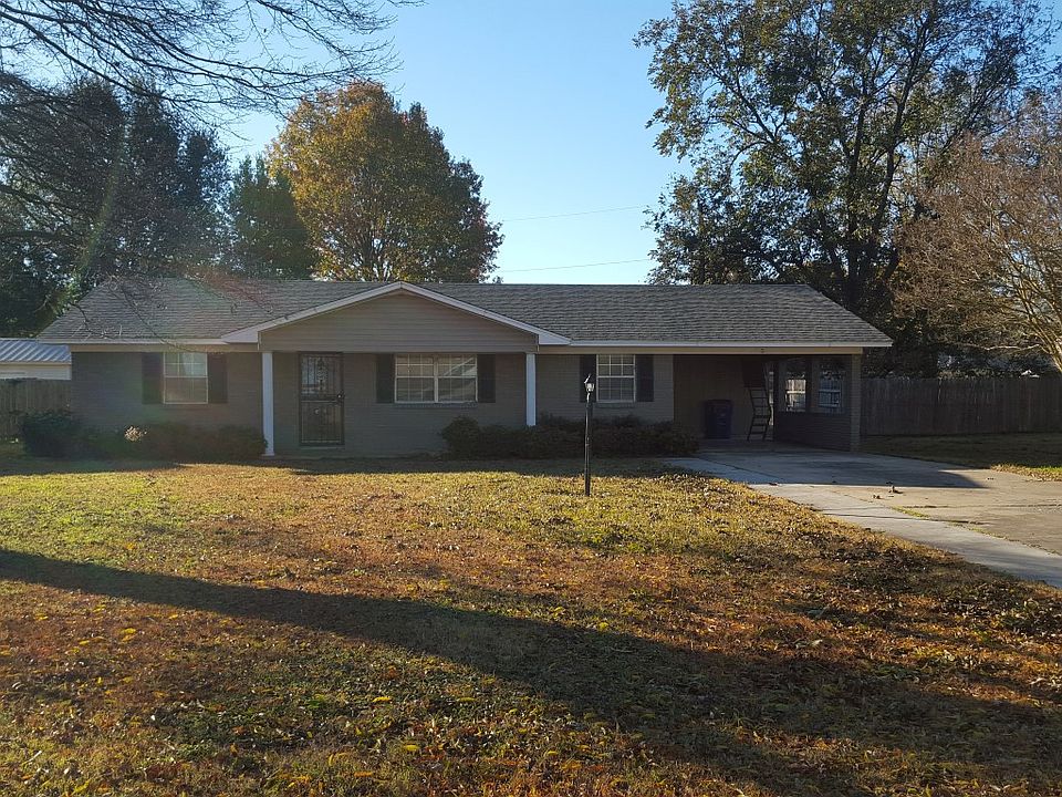 1st image of 3 Eastwood Dr