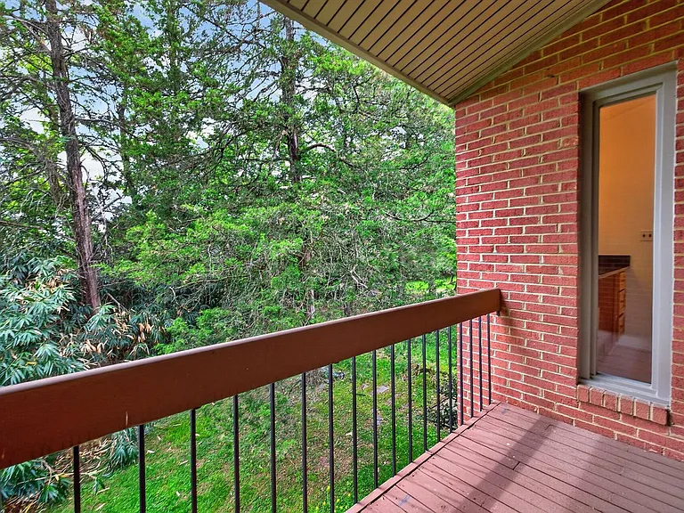 9404 Woodington Dr — Photo 50