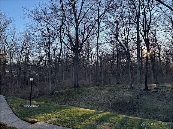 4th image of 22 Oakwood Ct