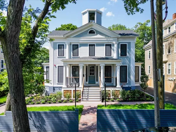 305 Chestnut Ave #4, Jamaica Plain, MA 02130