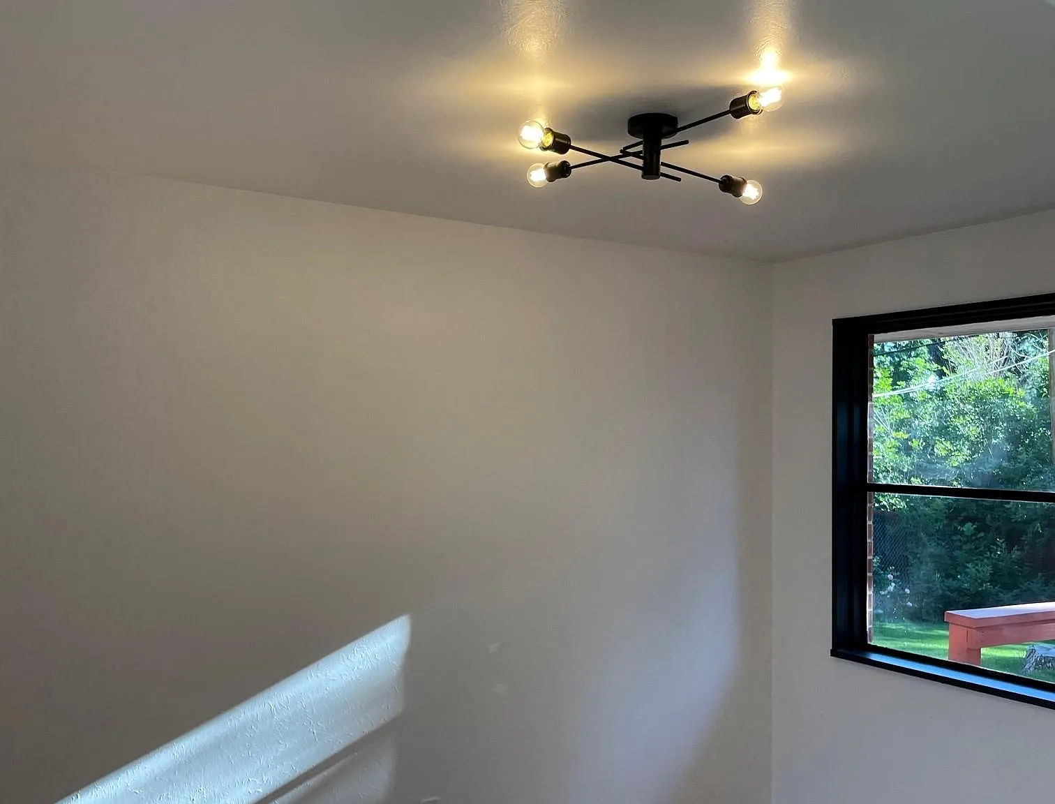 3 bed, 1256 sqft, $2,700 — Photo 3
