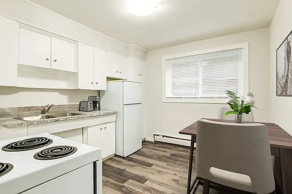 Phelips Apartments — Photo 2