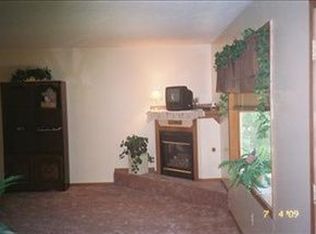 1520 Douglas Rd, Wickliffe, OH 44092