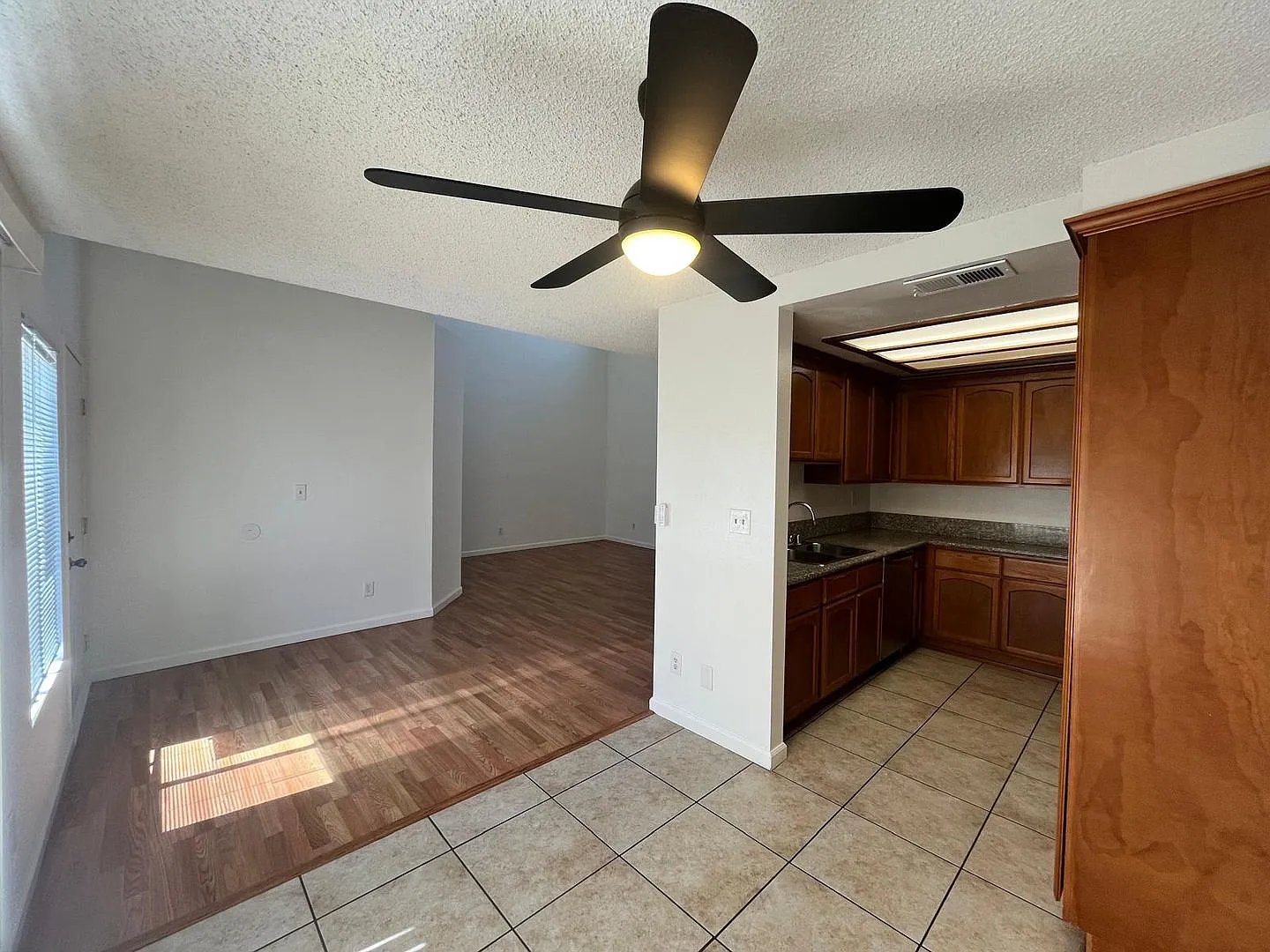 5319 Cartwright Ave Apartments — Photo 4