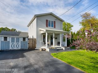 11 Hudson Ave W, Rensselaer, NY 12144