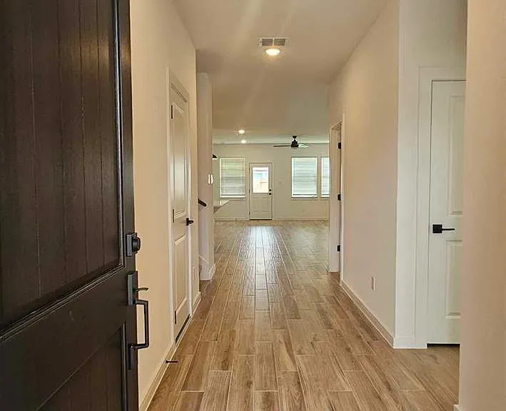 8423 Bay Ridge Cir — Photo 4