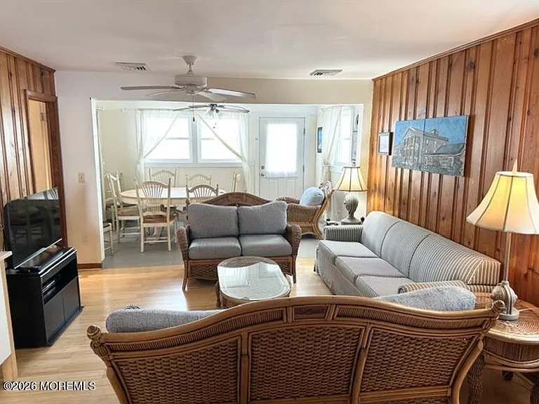 2200 Oceanfront — Photo 24