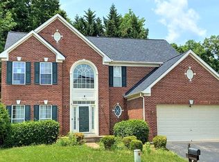 7893 Cranford Farm Cir, Lorton, VA