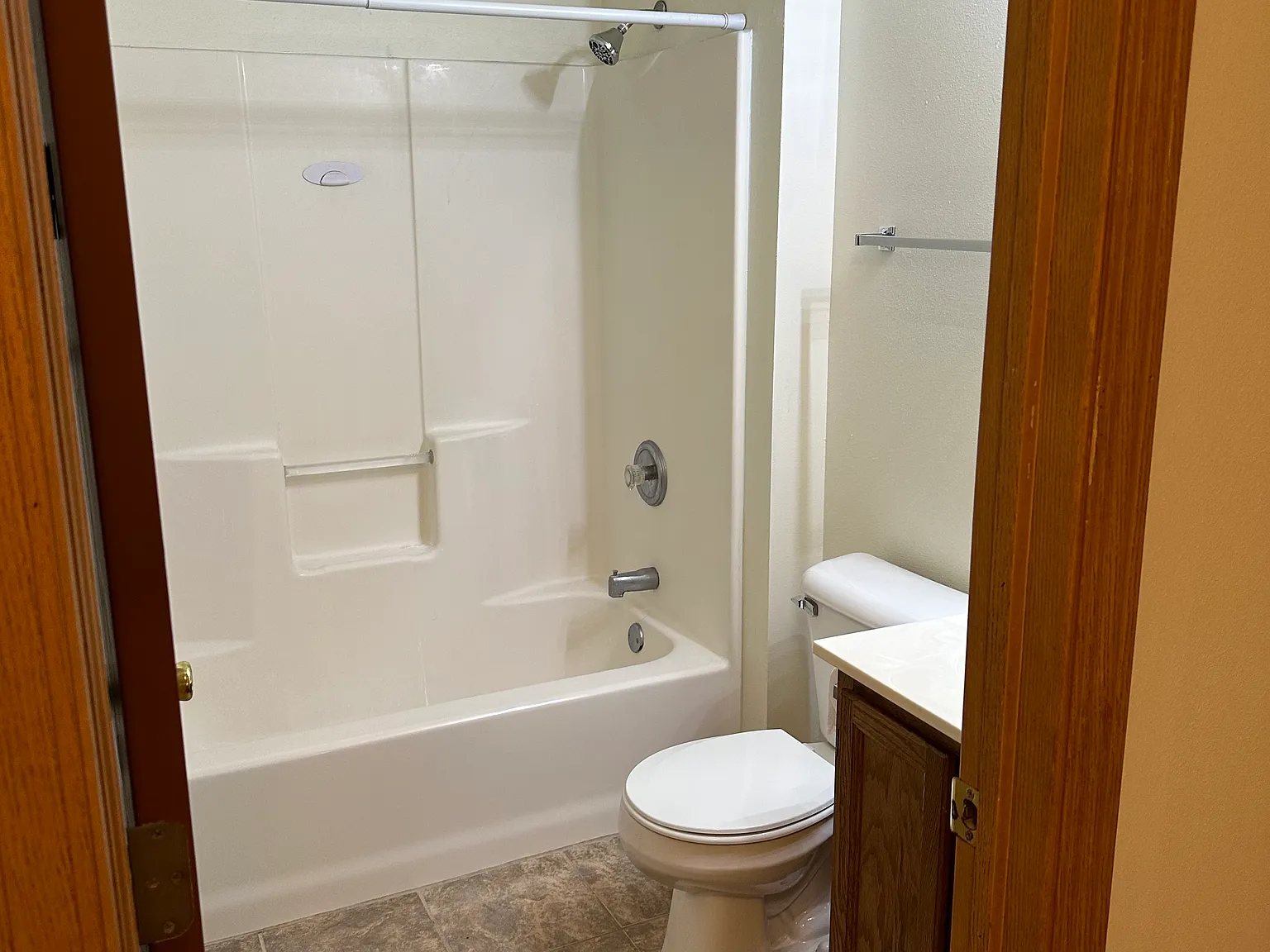 2 bed, 1200 sqft, $1,475 — Photo 2