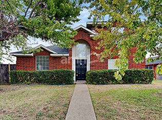 736 Trees Dr, Cedar Hill, TX 75104