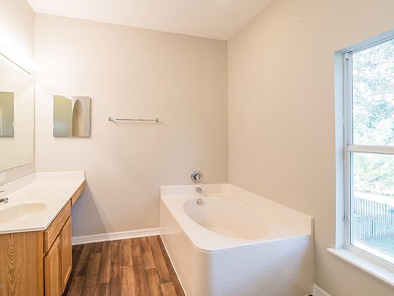 5th image of 12267 Glenn Hollow Dr