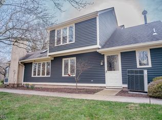 122 Village Dr, Basking Ridge, NJ 07920
