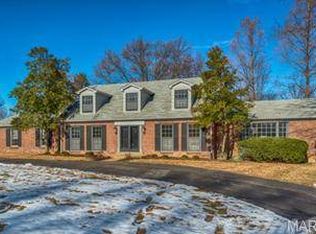 11501 Lakeshore Dr, Saint Louis, MO 63141