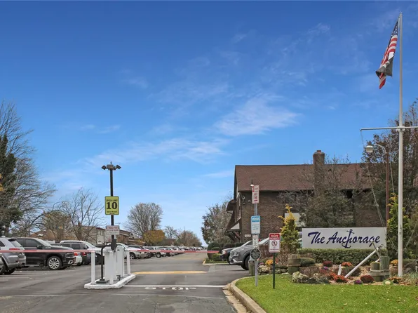 222 Mariners Way #222, Copiague, NY 11726