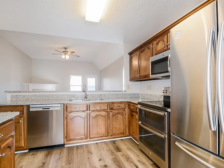 8334 Regal Bend Dr — Photo 6