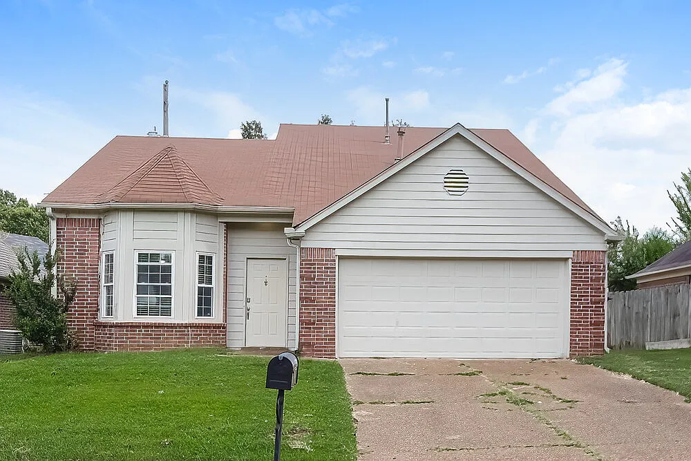 3 bed, 2.5 bath, 1616 sqft, $1,870 — Photo 1