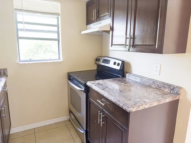 34 S Ortman Dr #B — Photo 8