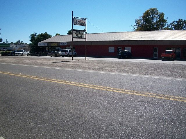2nd image of 814 Lumberton Rd