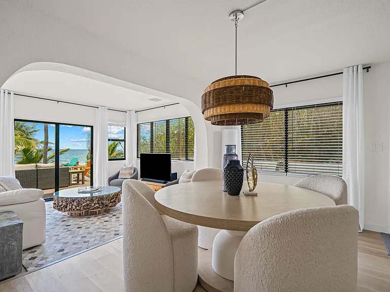 2330 N Ocean Blvd — Photo 11