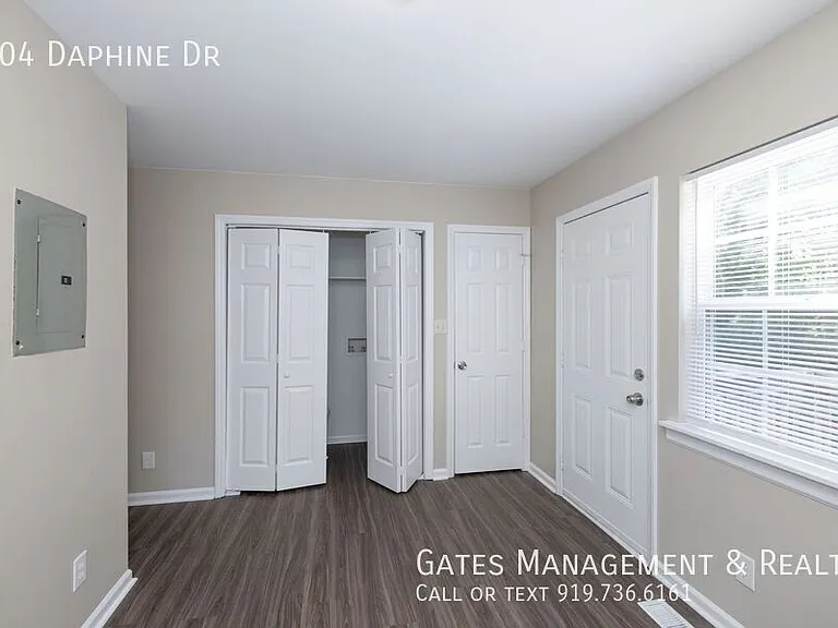104 Daphine Dr — Photo 12