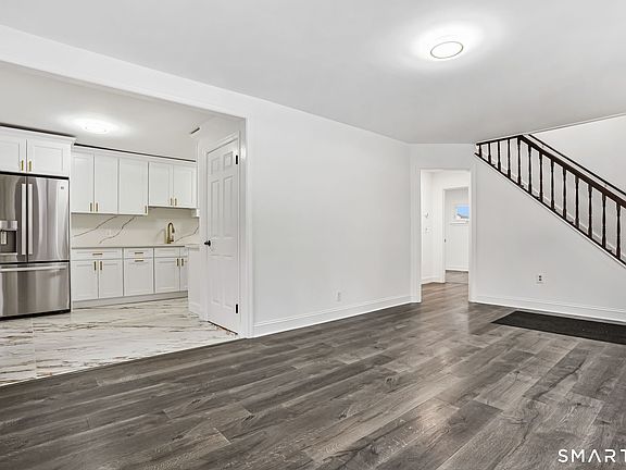 3rd image of 21 Oven Rock Road