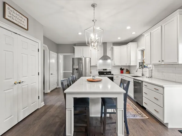 3025 Charleston Gardens Blvd, Lexington, KY 40515