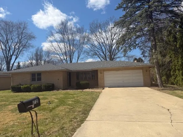 1721 Telemark Dr, Rockford, IL 61108