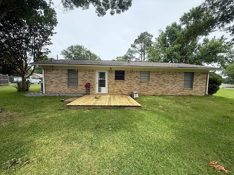 403 Polly St — Photo 12