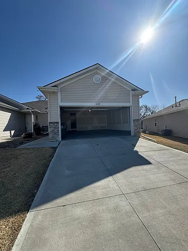 1059 N 170th Ave Photo 1