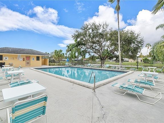 4th image of 11477 NW 39th Ct APT 305