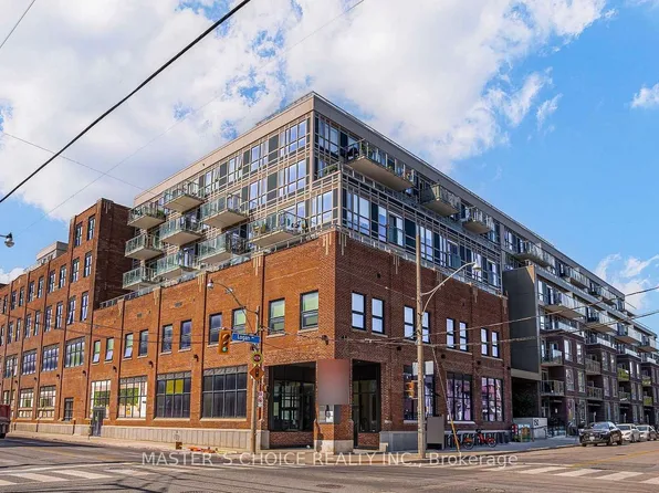 150 Logan Ave #323, Toronto, ON M4M 0E4
