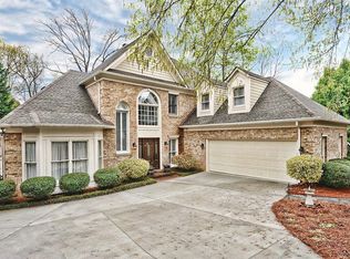 16200 Riverpointe Dr, Charlotte, NC 28278
