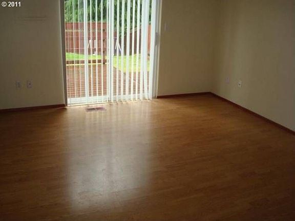 4th image of 2213 NE 52nd St