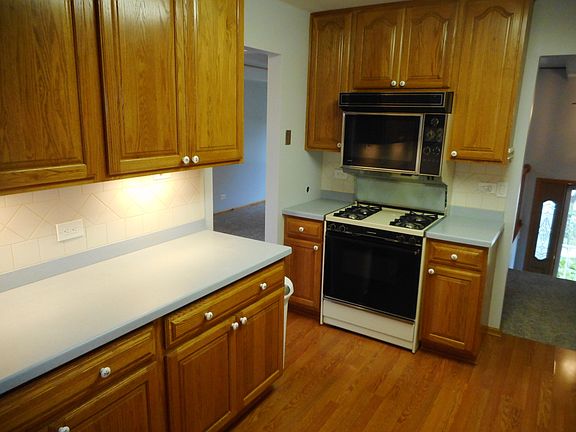 2nd image of 137 Surrey Dr