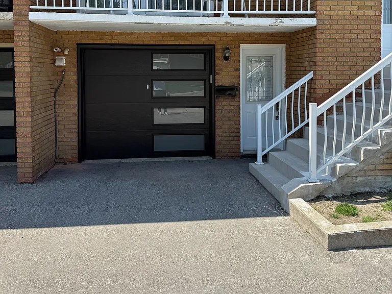 74 Prouse Dr #BASEMENT — Photo 1